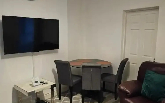 The Richmond Park Apartment