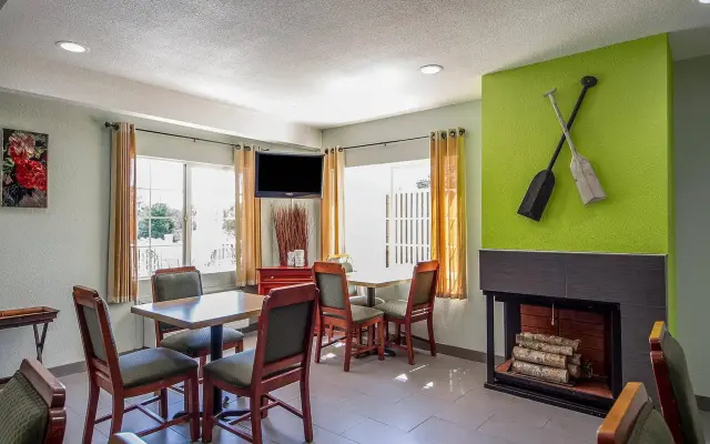 Quality Inn & Suites Capitola By the Sea