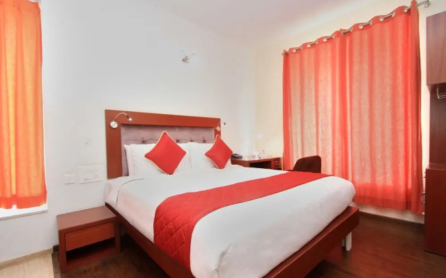 OYO 10002 Hotel Canary Hop