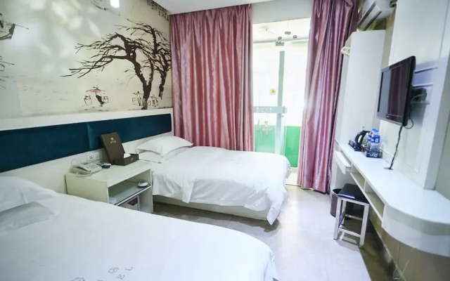 Xinghe Xinfeng Hotel Railway Station & Bus Station Branch