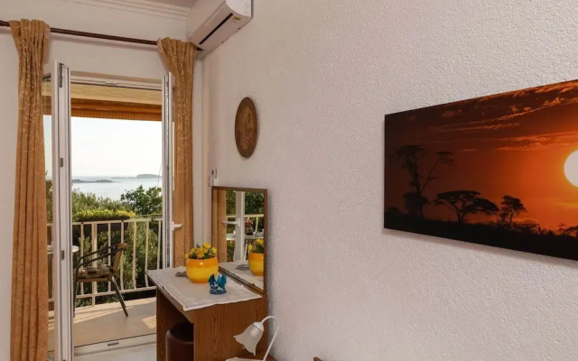 Apartments Belenum - Double Room With Balcony and Sea View