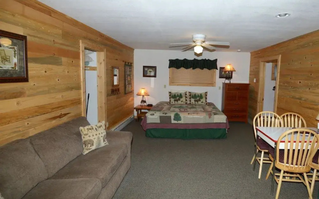 Western Riviera Lakeside Lodging