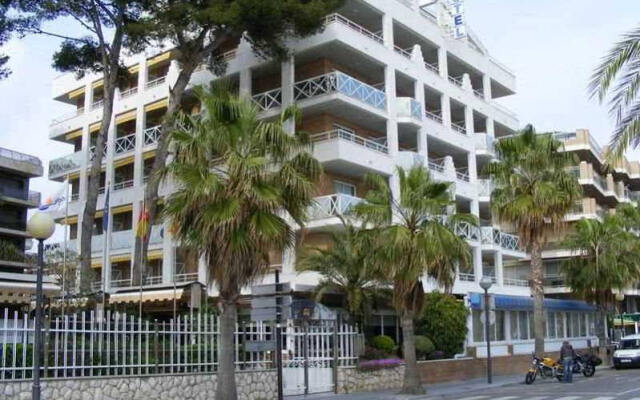 Отель Casablanca Playa Испания, Салоу - 1 отзыв об отеле, цены и фото номеров - забронировать отель Casablanca Playa онлайн вид на фасад