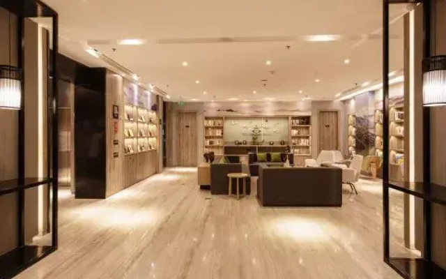 Pingliang Lando Hotel