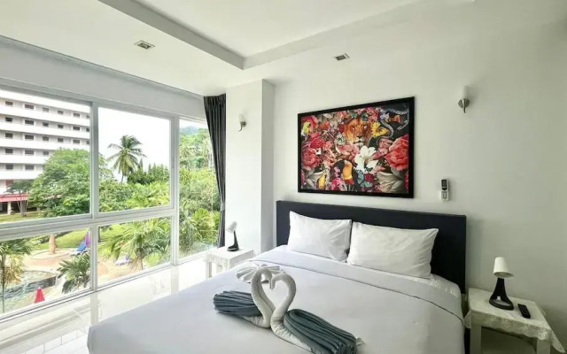 6-30 - 1 Bdr Condo With Balcony and Shared Pool