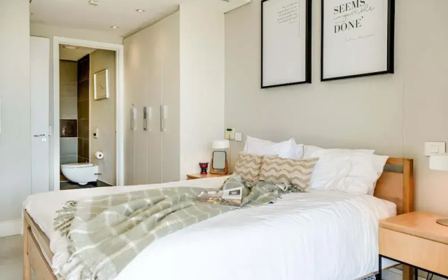 Stylish Retreat With Marina Views at Juliette 307