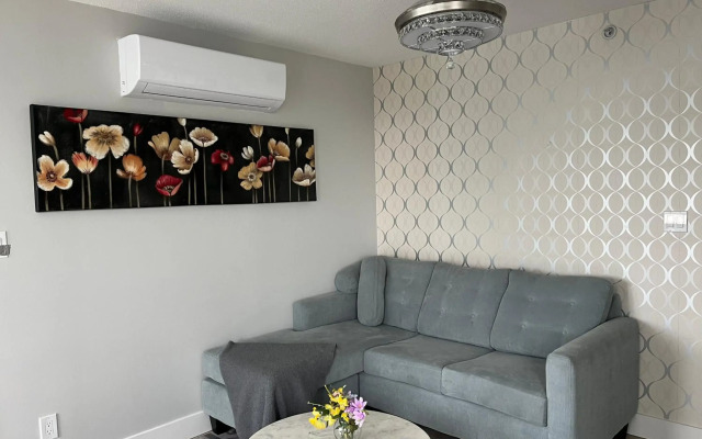 Water View Condo in Downtown Vancouver (2BR/2Bath)