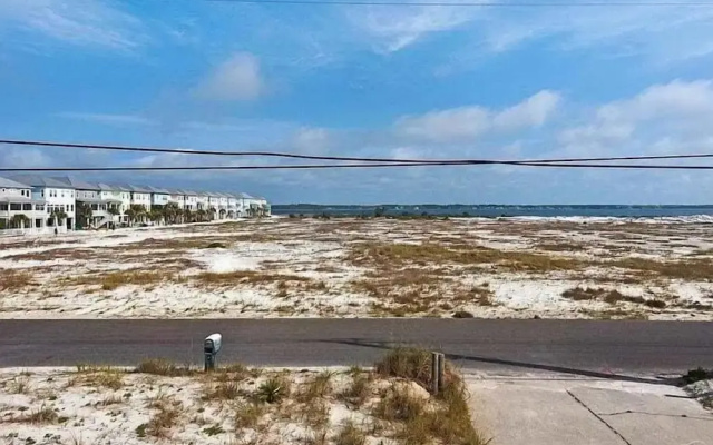 Seaside Bungalow 1 Bedroom Home
