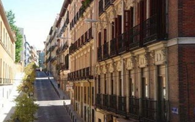 Отель Hostal Noviciado Испания, Мадрид - отзывы, цены и фото номеров - забронировать отель Hostal Noviciado онлайн вид на фасад