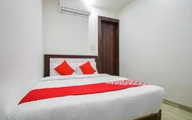 OYO 26124 Silver Palm