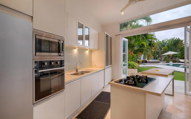 Курортный отель Canggu Villa by Sanga Sanga Hospitality