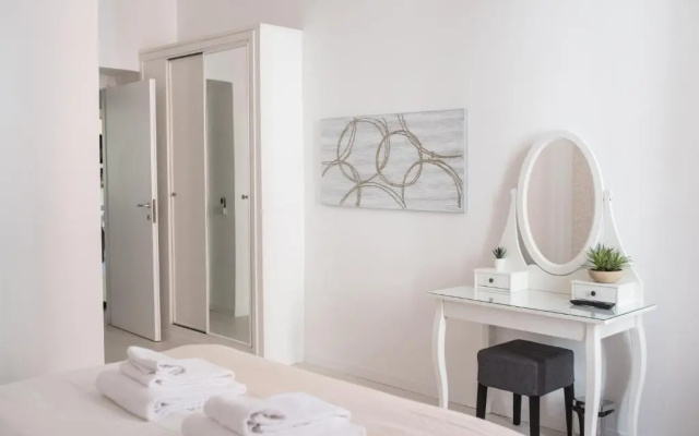 White Fanti Apartment