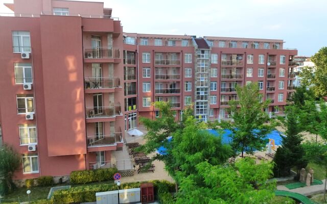 Апартаменты Apartments in Rainbow Holiday Complex вид на фасад