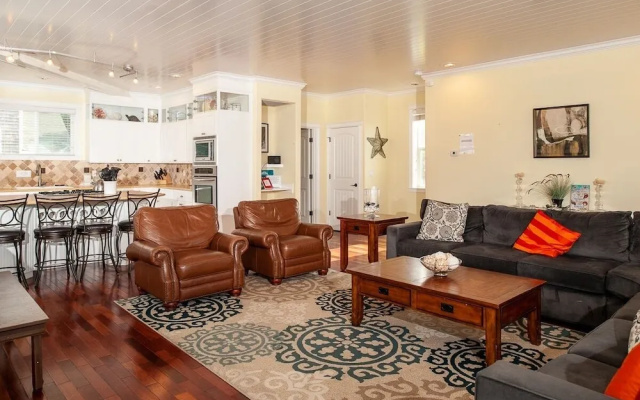 Salty Dog 4 Bedroom Home