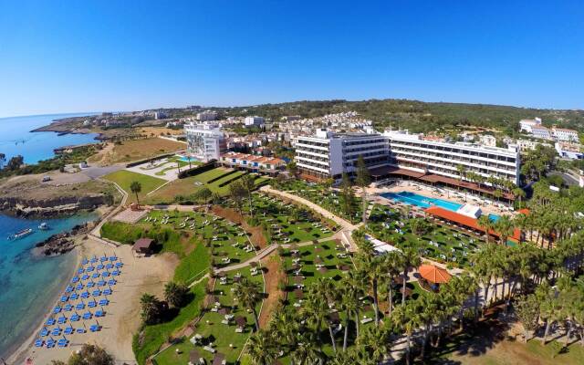 Отель Cavo Maris Beach вид на фасад