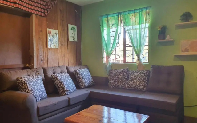 Adelle's Transient, spacious 3-bedroom homestay