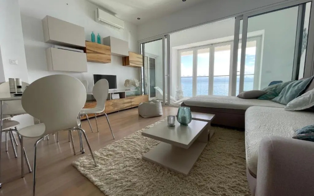 First row to the sea - Nautilus Deluxe Apartment