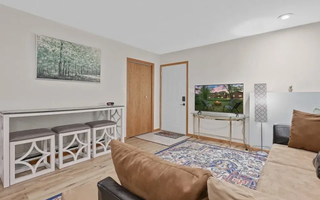 Mosinee Woodland Escape - Lower Suite