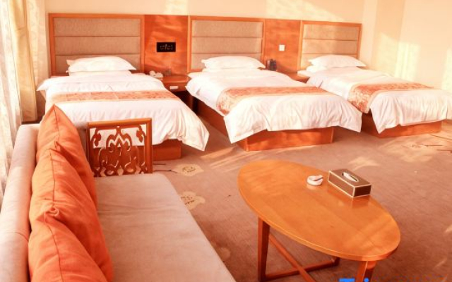 Xiangfan County Friendly Business Hotel