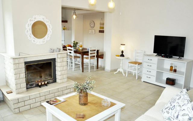 Villa Lakki The View