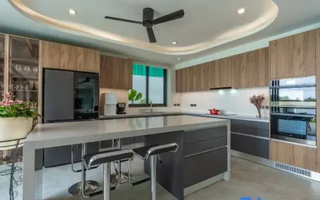 Lakeside 5-BR New Pool Villa in Gated Community