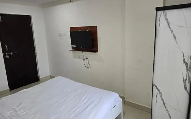 Fabhotel Moon Stay Inn