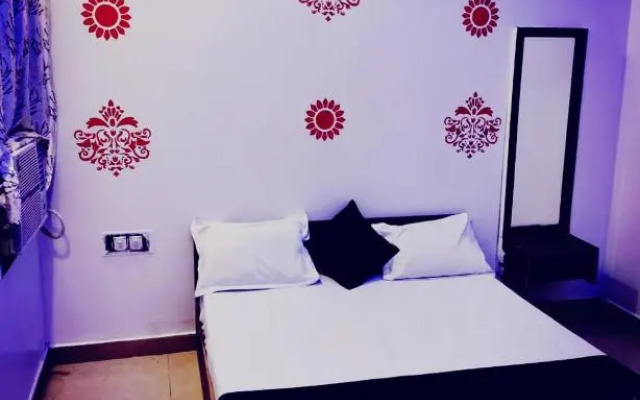 Red Stone Hotel