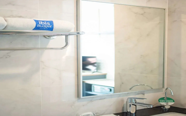 Ibis Budget Singapore Gold