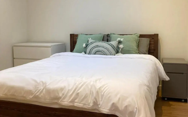 London Luxe Apartment - Central Location