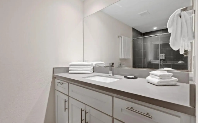 Abode Houston - Norfolk