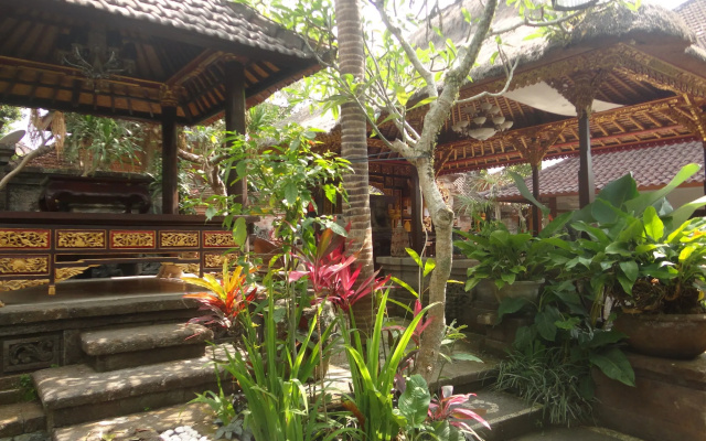 Monkey Forest Bungalow