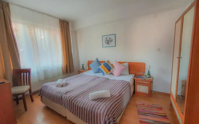 Red House Family Hotel