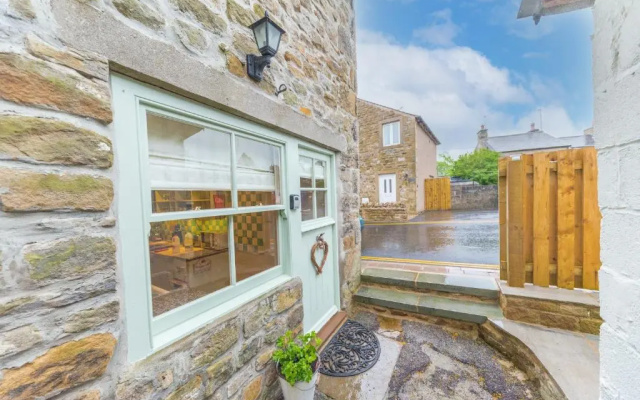 Cosy Dog Welcoming, Countryside Retreat