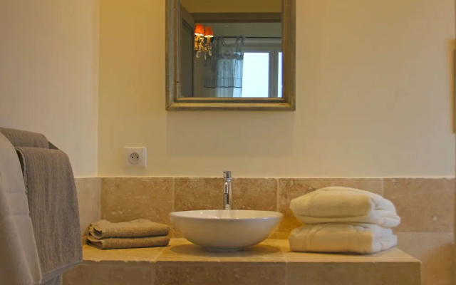 Mas in Eygalieres With Heated Pool