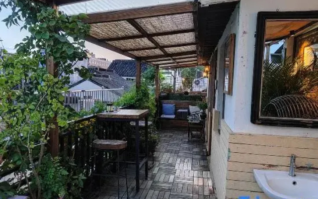 Dingxiang No.9 Hostel