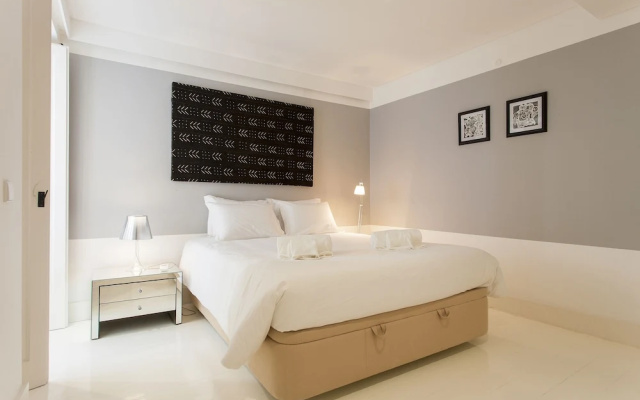 JOIVY Gorgeous 2-bed home, 3 mins from Lisbon Cathedral