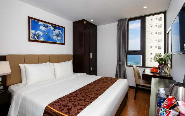 Golden Line Danang Hotel