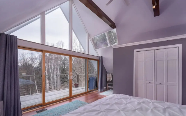 Classic Stowe Ski 3 Bedroom Chalet by RedAwning