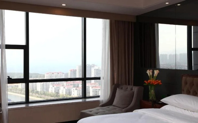 Longyue International Hotel