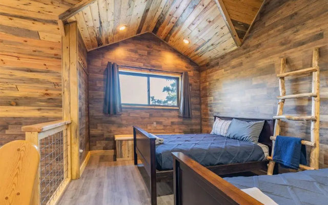 RidgeWalk Treehouse