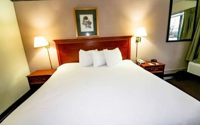 Hudson Valley Hotel And Conference Center