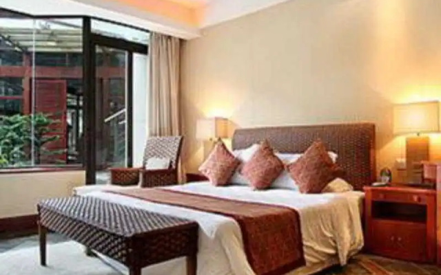 88 Eiling Park Hotel
