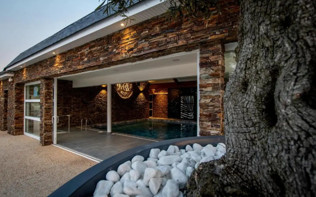 M&V Resort