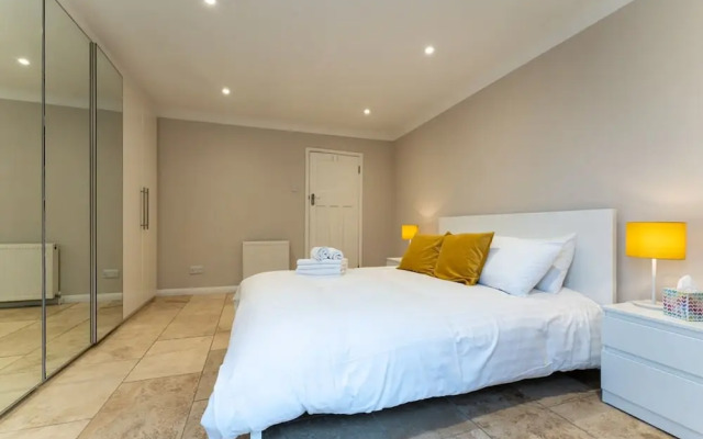 Host Stay Seven Dials Apartment
