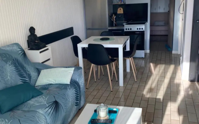 Rez-de-chaussée à 300M de la mer commerce 150M