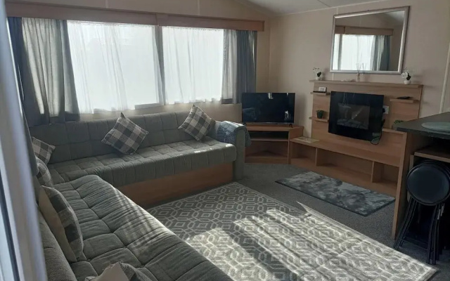 Butlin's Resort, Sleeps 6 w Parking & Pet-friendly