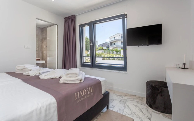 Awesome Apartment in Malinska With Jacuzzi, Wifi and 3 Bedrooms