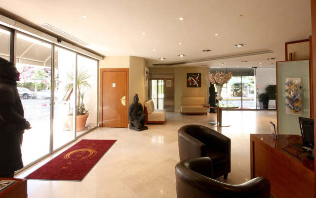 Отель Goldstar Resort