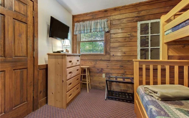 Hibernation Station - Three Bedroom Cabin