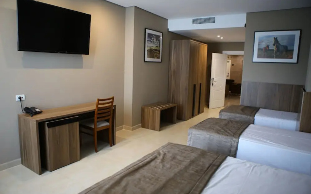 Twin Towers Hotel